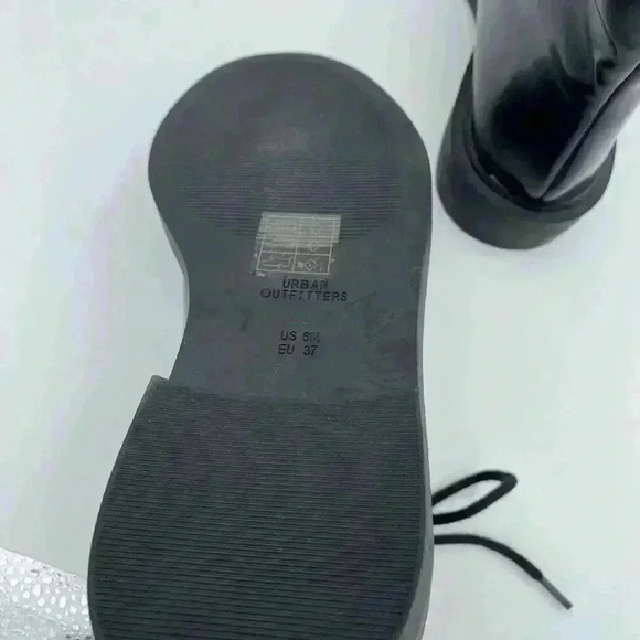 Urban Outfitters Women’s Patent Leather Open Toe Shoes Size 6 - Picture 6 of 6